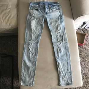 American Eagle Distressed Skinny Jean